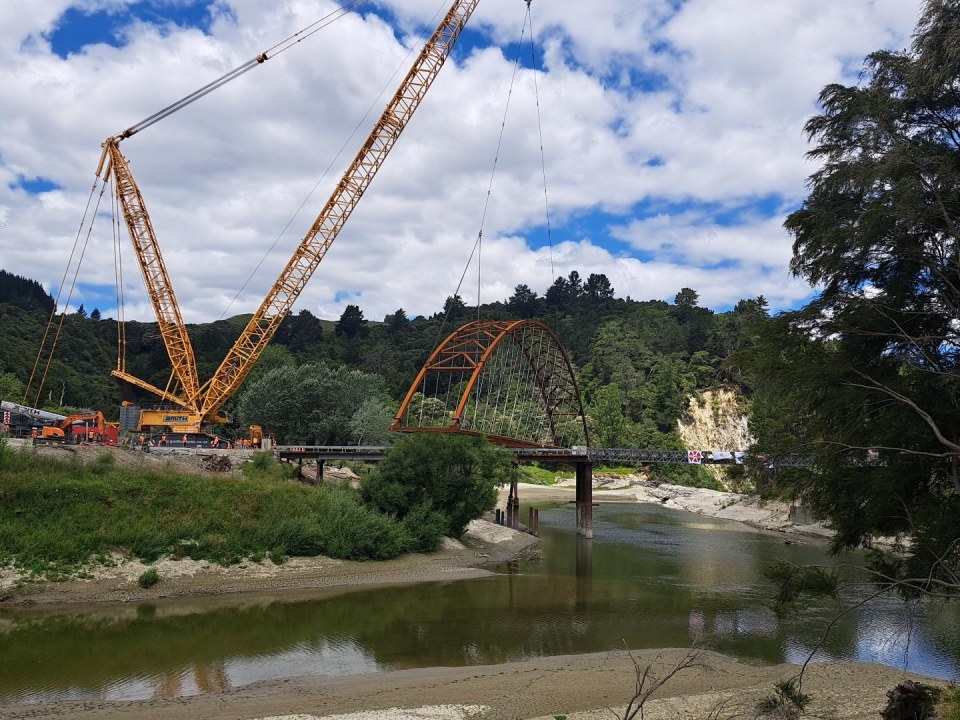 Supporting the Te Reinga Bridge Rebuild with Specialist Survey Expertise